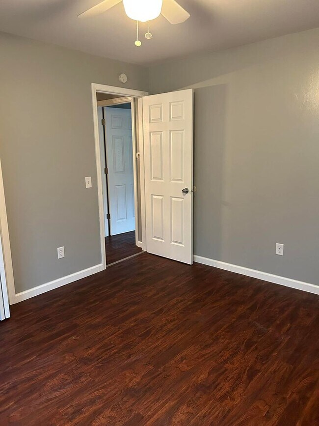 Foto del edificio - 3225 Ramond St