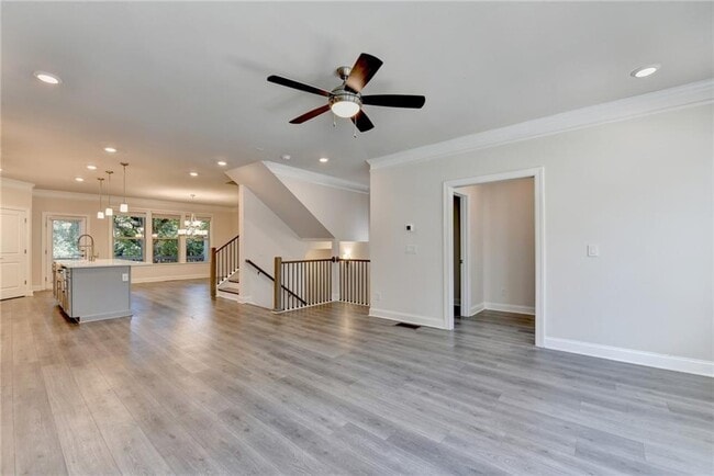 Building Photo - 3159 Clairebrooke Ave