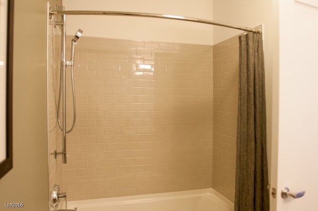 Foto del edificio - 328 N Orleans St