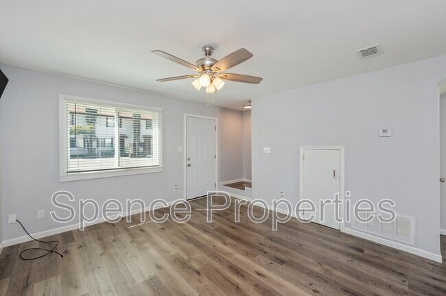 Building Photo - 710 Legion Dr