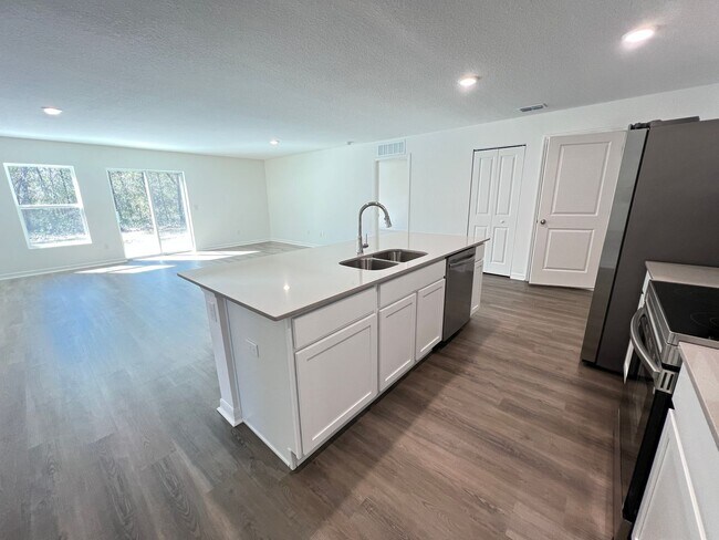 Building Photo - Brand New 4-Bedroom Home in Inverness – Modern Comfort Meets Florida Living! NEW BUILD HOME!