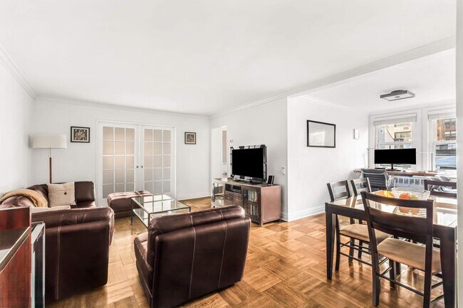 Foto del edificio - 310 E 70th St