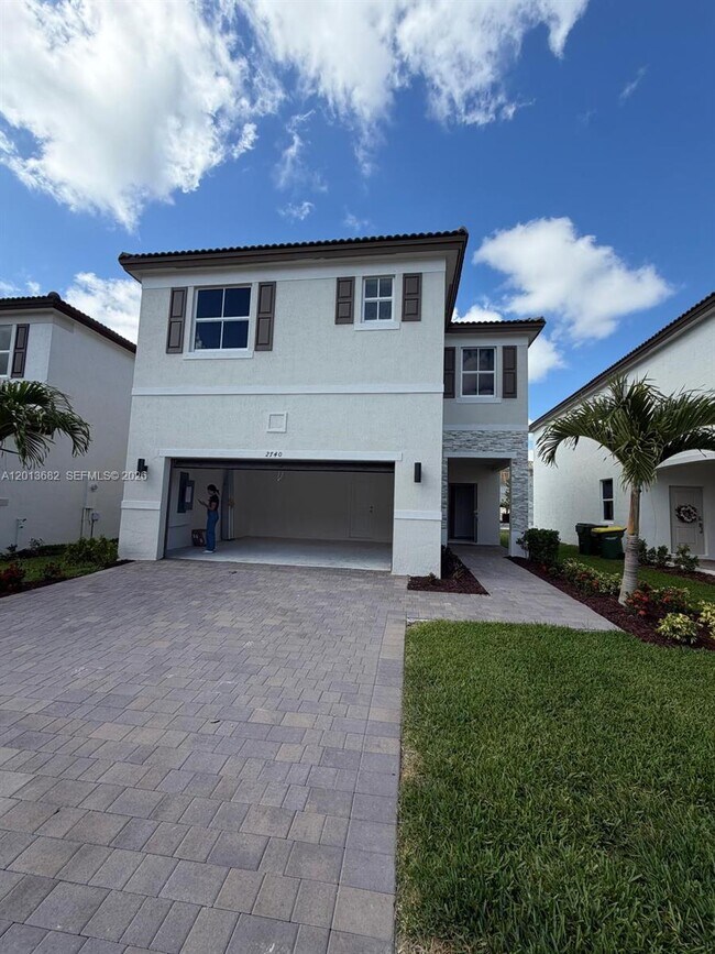 Foto del edificio - 2740 SE 24th Ct