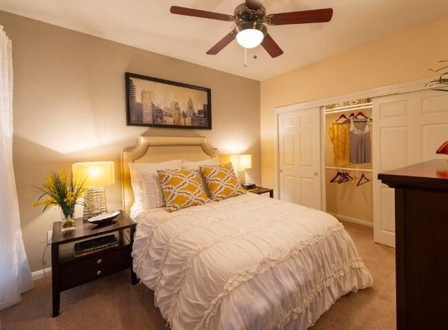 Building Photo - 8787 Woodway Dr