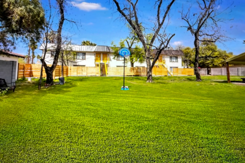 Foto principal - 2627 N 27th St