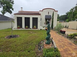 Building Photo - 1300 6th St