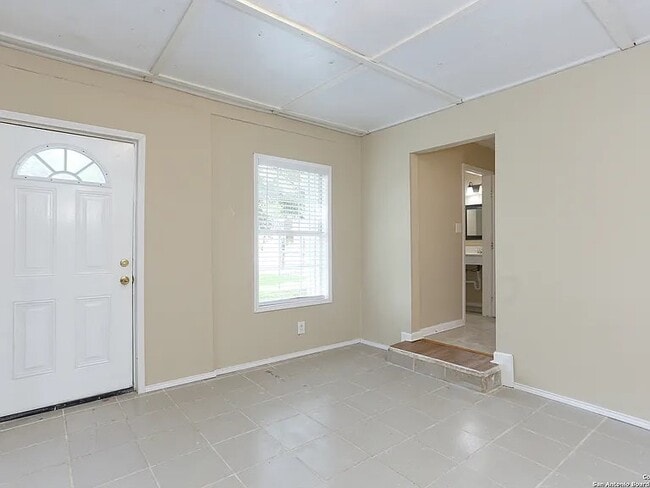 Building Photo - 2623 Irwin Dr