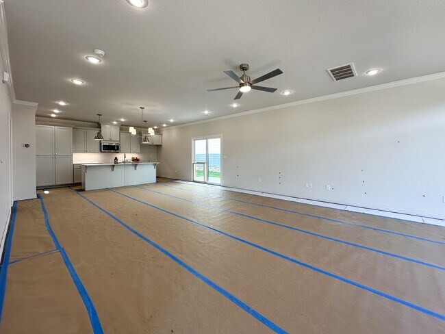 Building Photo - 4437 W Bronco Dr