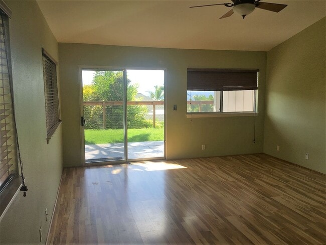 Foto del edificio - Available now: A 3 bedroom, 2 bath home features open concept floor plan for entertaining and a 2...
