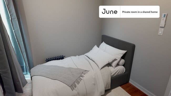 Building Photo - Room in Shared 3 bed/1 bath home