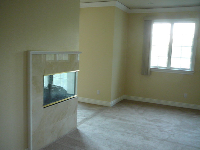 Building Photo - 153 N San Mateo Dr