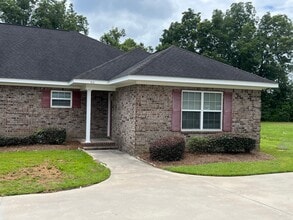 Building Photo - 121 Nature Way