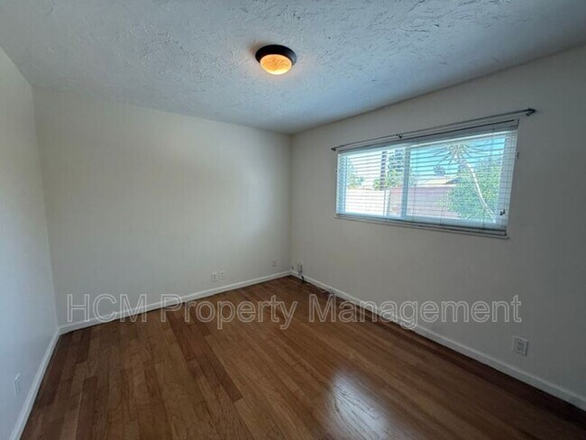 Foto del edificio - 16402 Birdie Ln