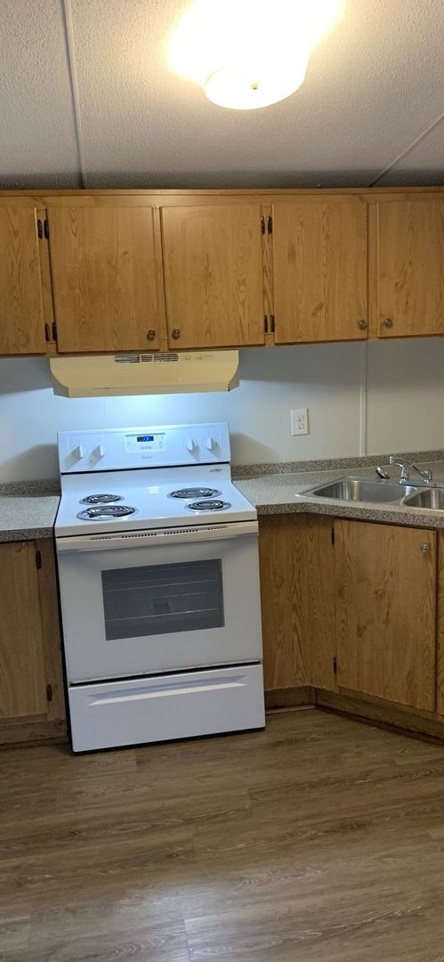 Building Photo - READY NOW!!! 3 bed 2 bath mobile home!