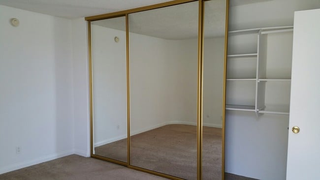 Building Photo - Glen Arbor Villas