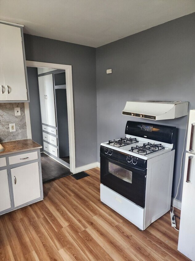 179 W 4th St Unit D, Mansfield, OH 44903 Room for Rent in Mansfield