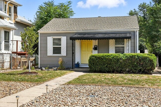 Building Photo - Charming & Updated 3-Bedroom Home in Histo...