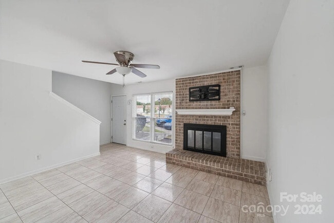 Building Photo - Discover the Carmel Cutie Your Lease-to-Ow...