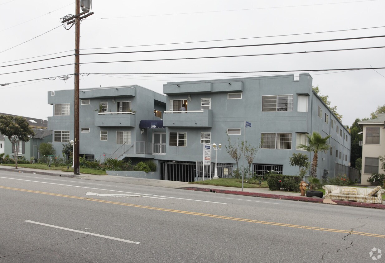 Foto del edificio - 12164 Oxnard St