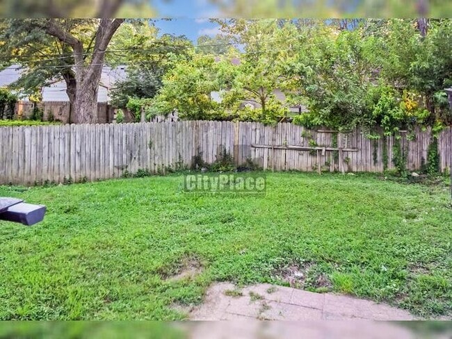 Building Photo - 3202 Macarthur Ln
