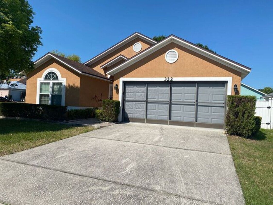Primary Photo - 4 Bedroom 2 Bath home in Winter Springs fo...