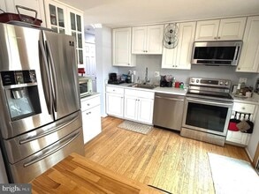 Building Photo - 4743 Pomegranate Ct