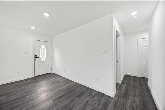 Building Photo - 2310 Wavell St