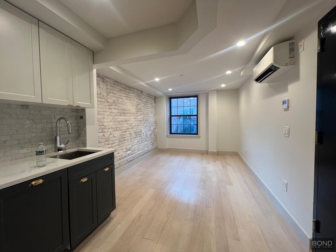 Primary Photo - 21 Avenue B