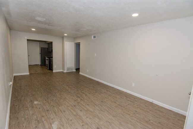 Building Photo - 1617 Northwood St