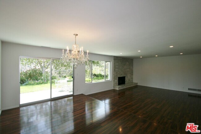 Foto del edificio - 2657 Zorada Dr
