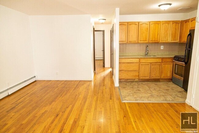 Building Photo - 168 PLACE