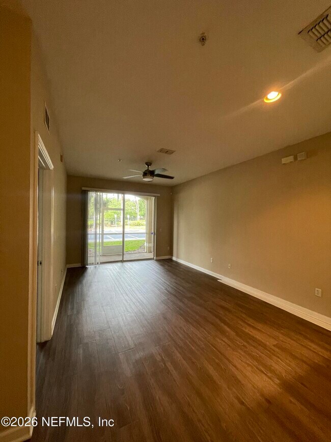 Foto del edificio - 7801 Point Meadows Dr