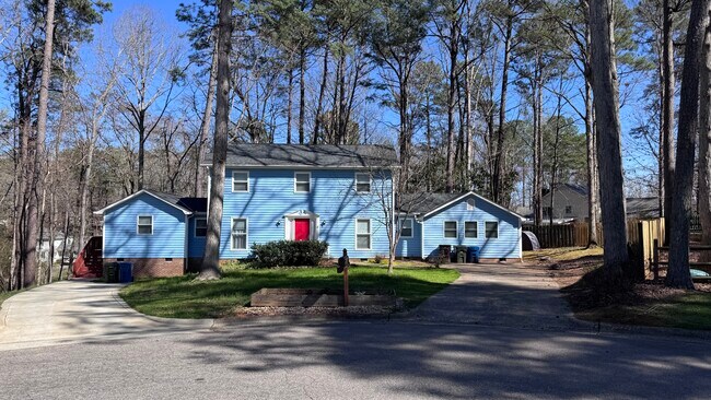 House - 4 Bunker Hill Pl House
