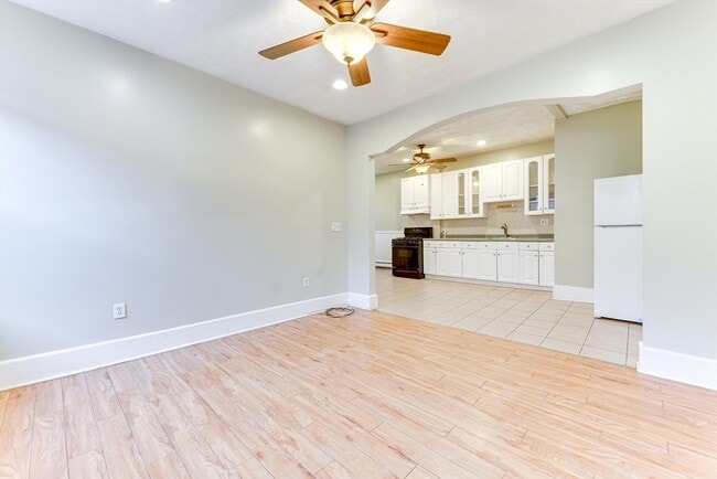 Building Photo - 420 Talbot Ave