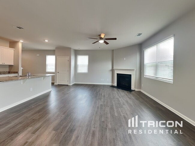 Building Photo - 5580 Foxglove Wy