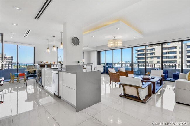 Foto del edificio - 201 Crandon Blvd