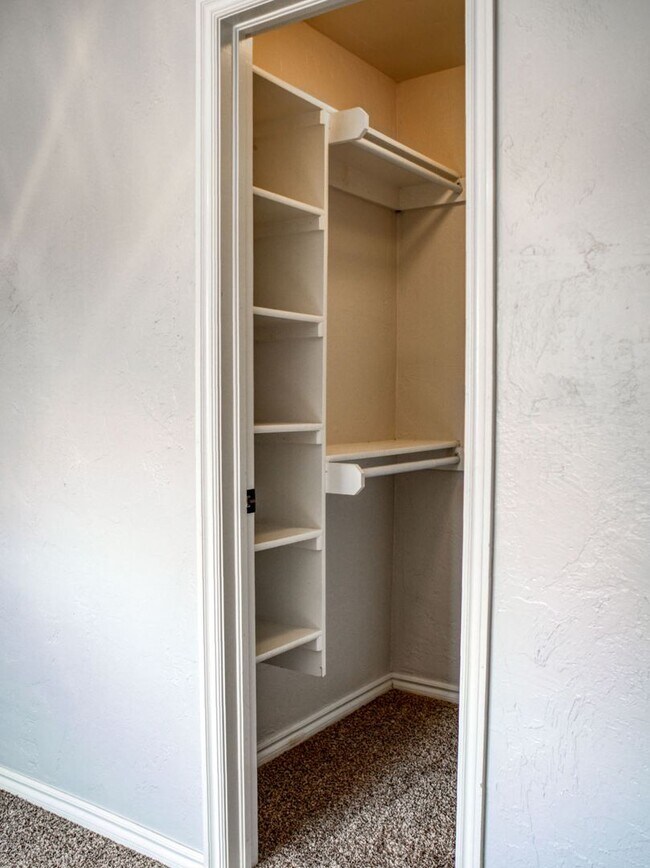 Foto del edificio - 3 Bedroom 2 Bath home in Shawnee!