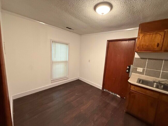 Foto del edificio - 1233 Elm Ave