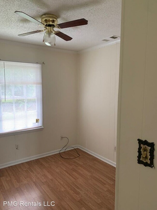 Foto del edificio - 3 br, 1 bath House - 112 Anthony Street