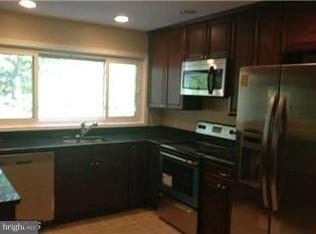 Building Photo - 1041 Warbler Pl