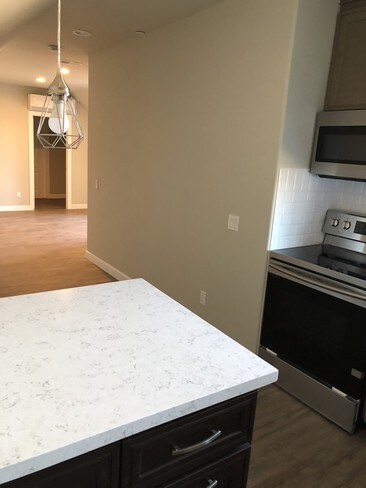 island - 21387 Crestwind Dr