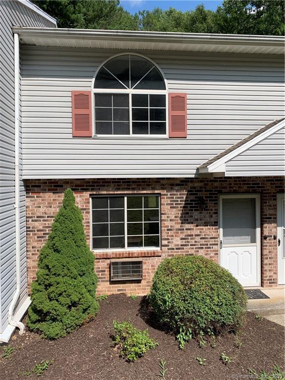 Foto principal - 197 Pine Hill Rd