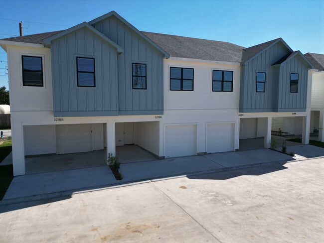 Foto del edificio - 3218 Frying Pan Pl