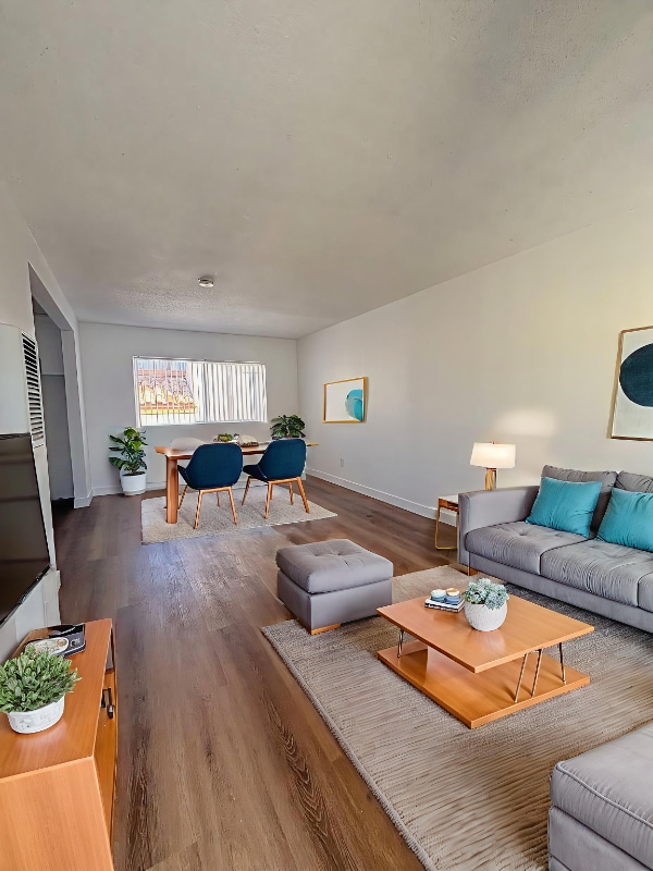 Foto del edificio - 6512 Pickering Ave