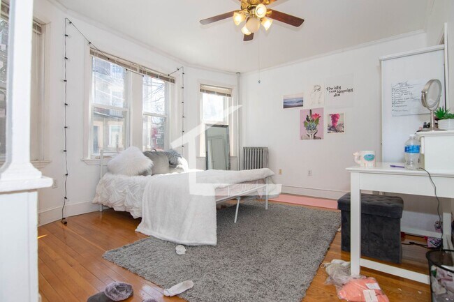 Building Photo - 158 Coolidge St