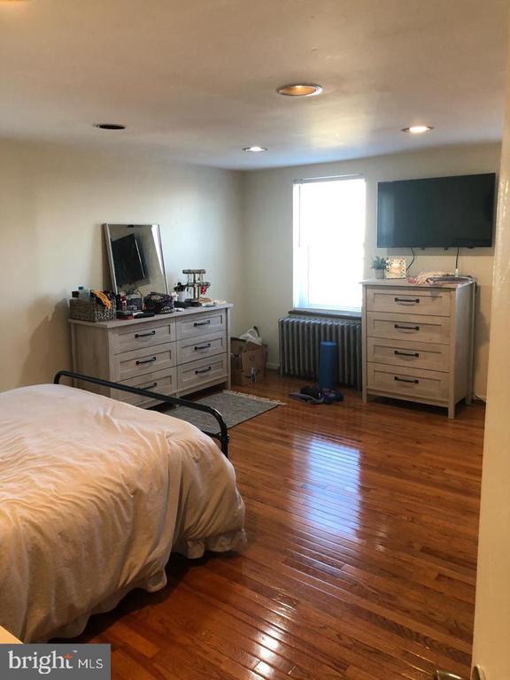 Building Photo - 506 S 20th St