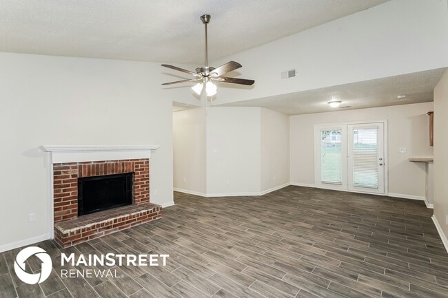 Building Photo - 537 Riverview Dr