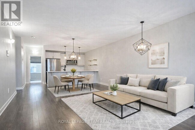 Photo du bâtiment - 814 Ralph Hennessy Ave