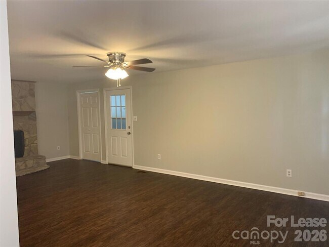 Foto del edificio - 2995 Wonderland Ln