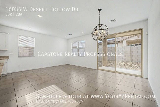 Foto del edificio - 16036 W Desert Hollow Dr